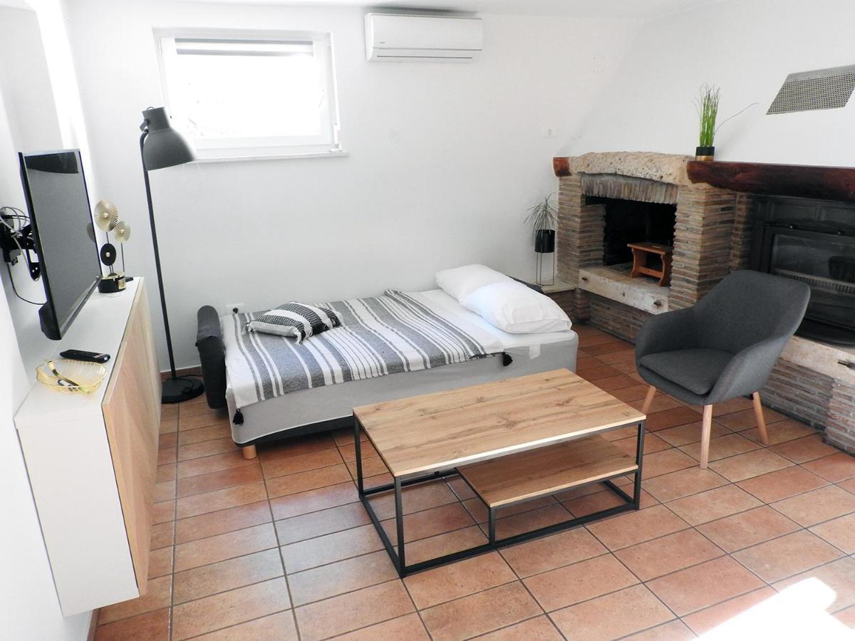 Apartment Lu, Stinjan - Pula Exteriör bild